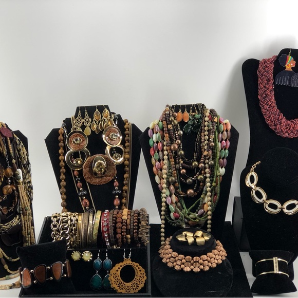 Huge Vintage To Now Large Jewelry Lot For Sale African Inspired - Picture 10 of 11